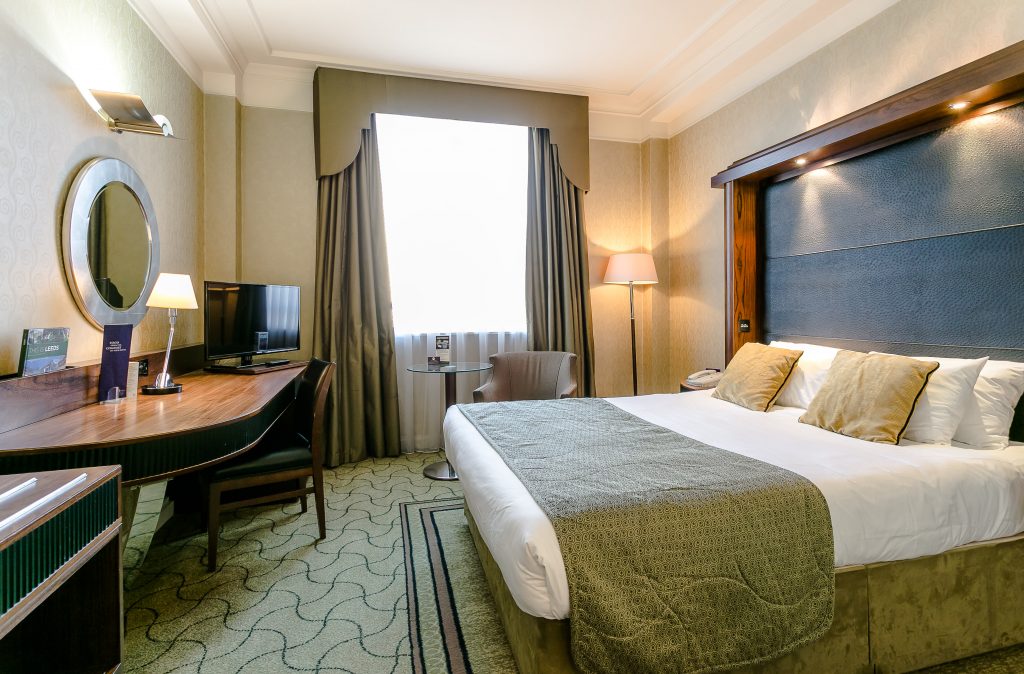 Image of a Queens Hotel bedroom